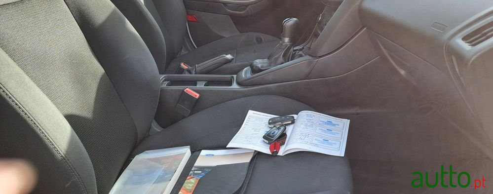 2015' Ford Focus Sw photo #2