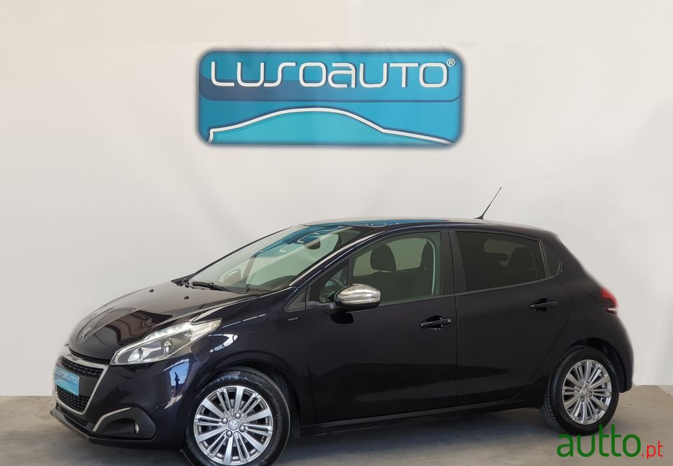 2019' Peugeot 208 photo #1