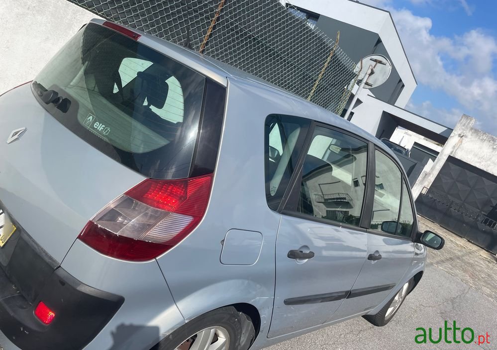 2004' Renault Scenic photo #2