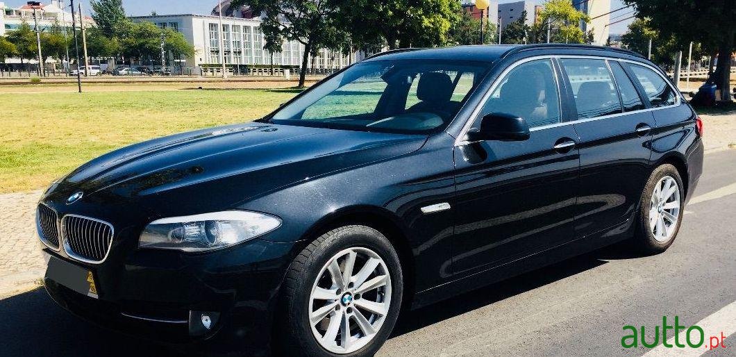 2013' BMW 520 photo #3