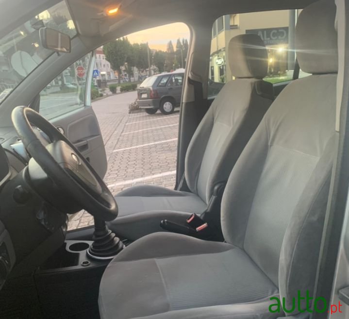 2003' Ford Fusion photo #6