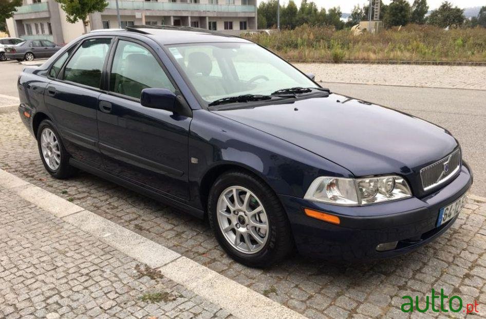 2002' Volvo S40 photo #2