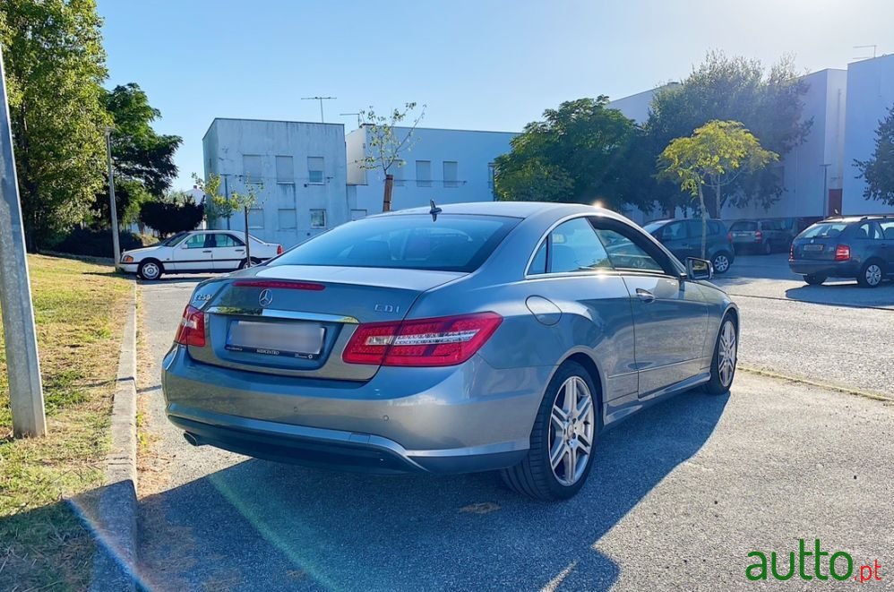 2012' Mercedes-Benz E 250 photo #5
