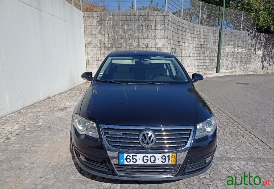 2008' Volkswagen Passat photo #3
