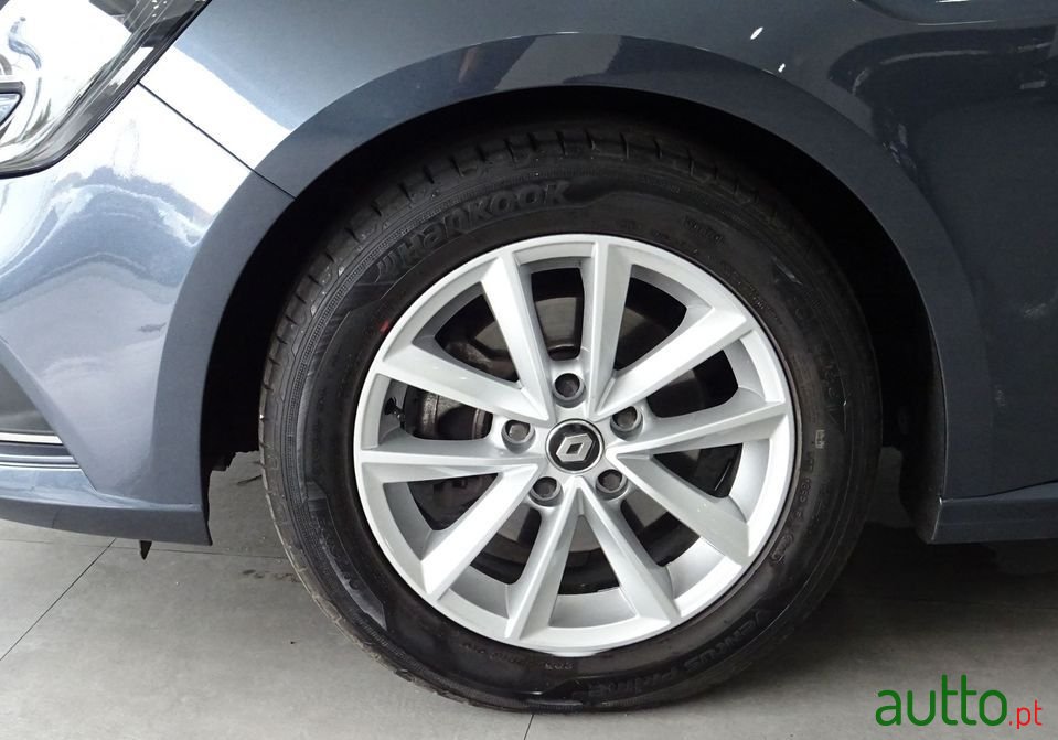 2019' Renault Megane photo #4