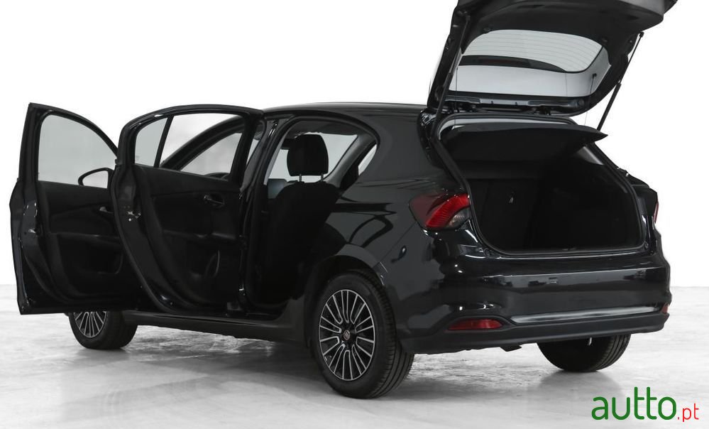 2022' Fiat Tipo photo #5