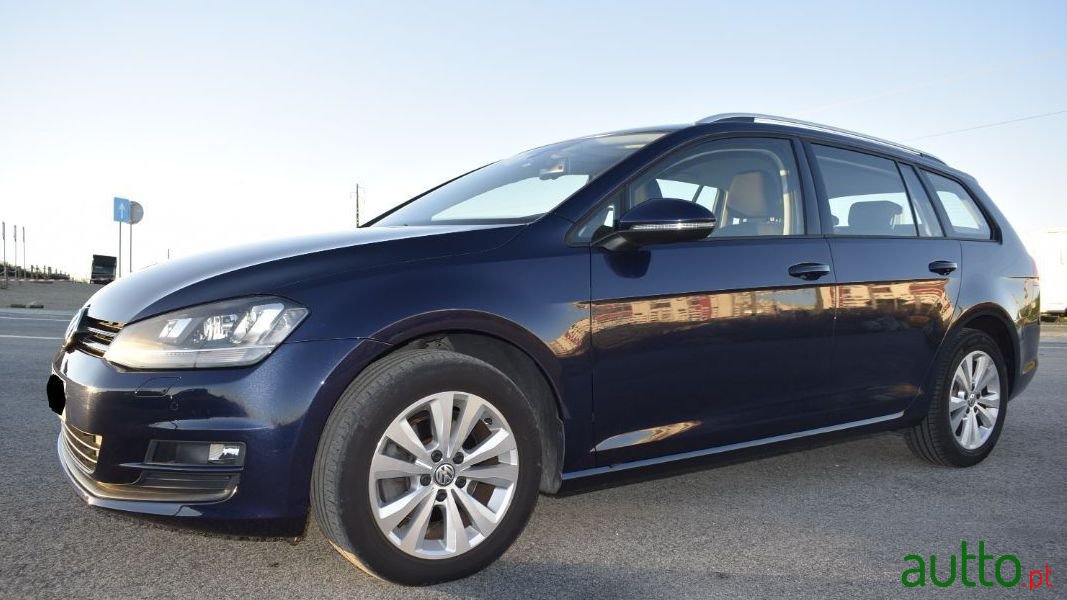 2015' Volkswagen Golf Variant photo #2