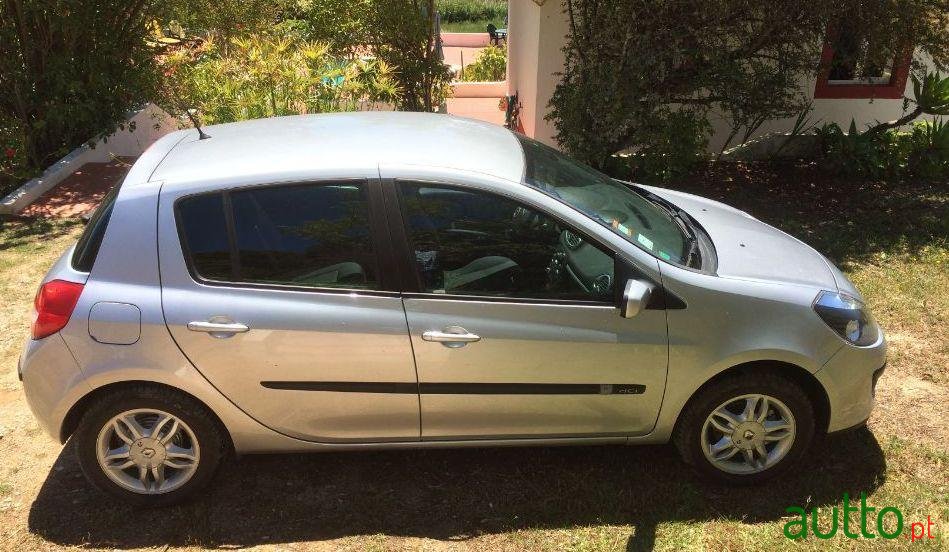 2006' Renault Clio photo #3