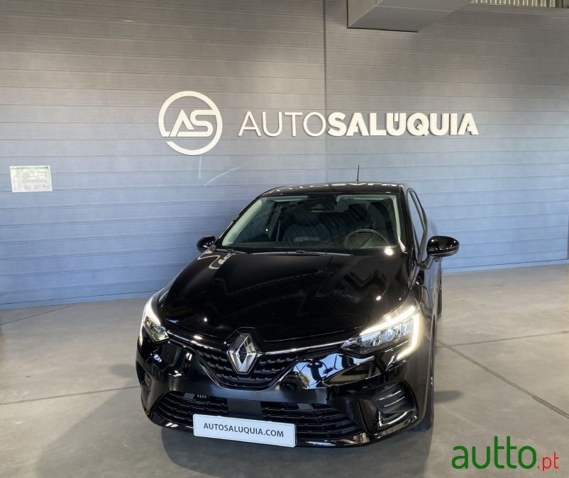 2022' Renault Clio photo #1