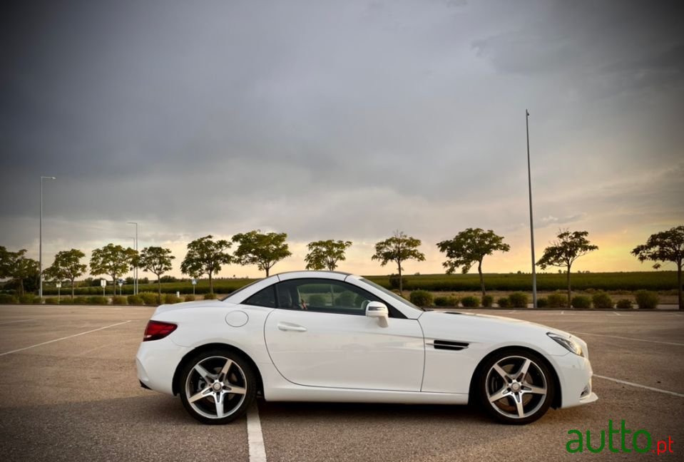 2016' Mercedes-Benz Slc-250 photo #4