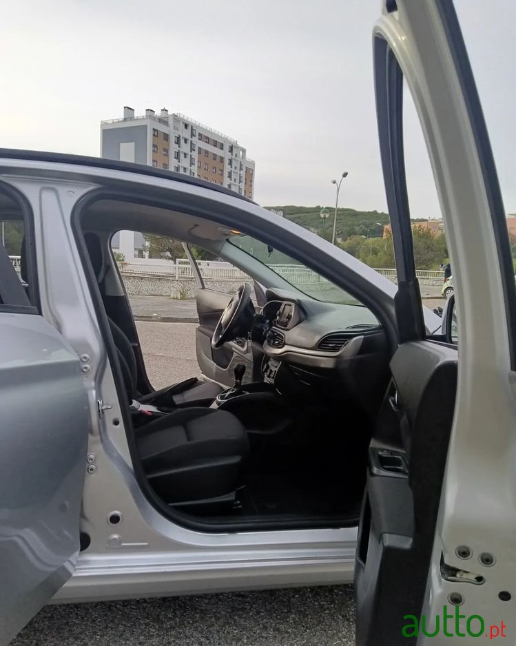 2019' Fiat Tipo Station Wagon photo #5