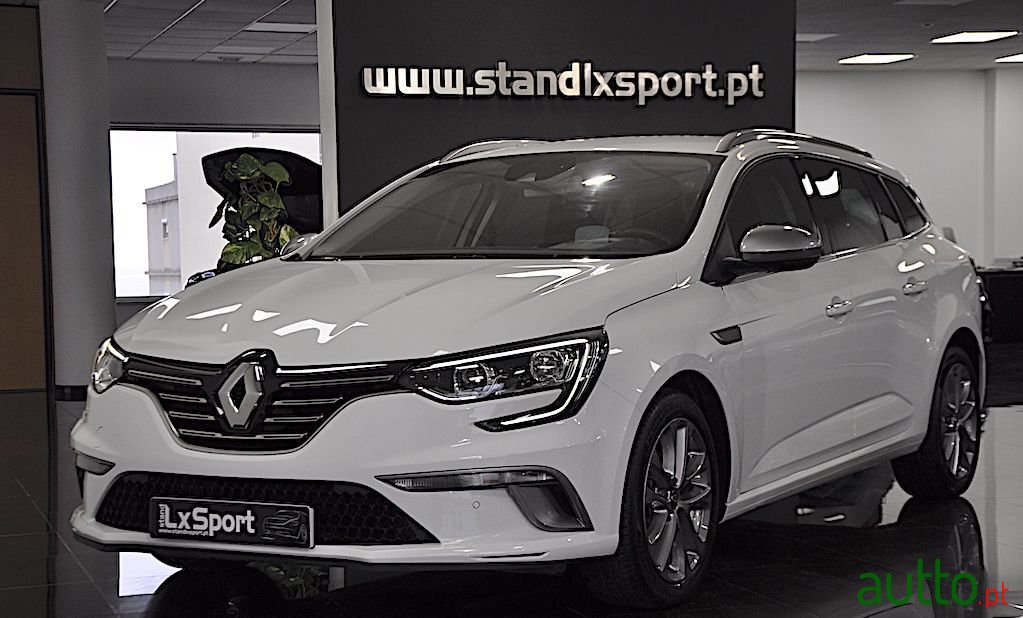 2019' Renault Megane Sport Tourer photo #1