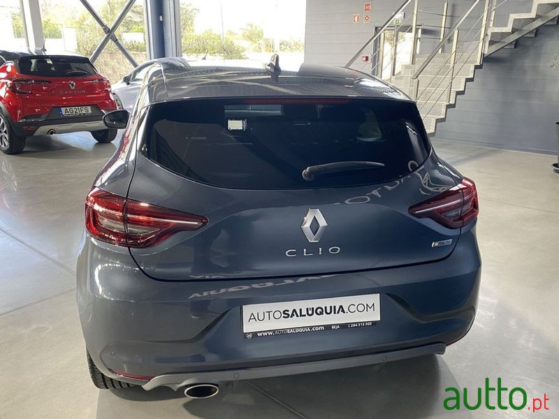 2021' Renault Clio photo #4