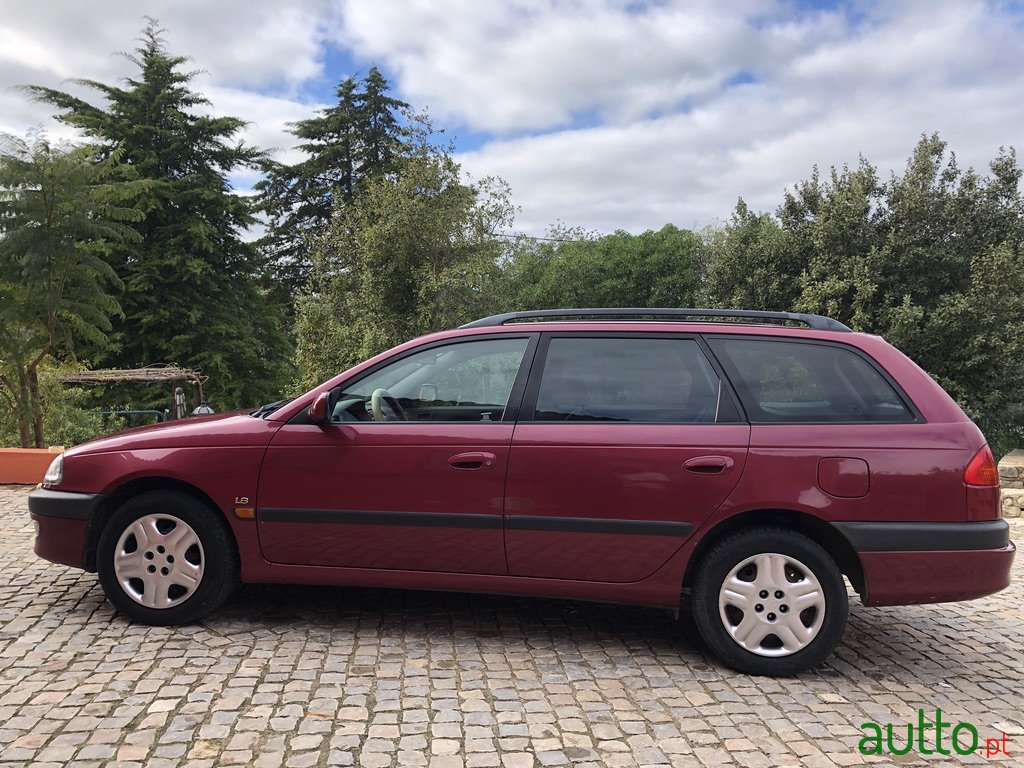 1998' Toyota Avensis photo #4
