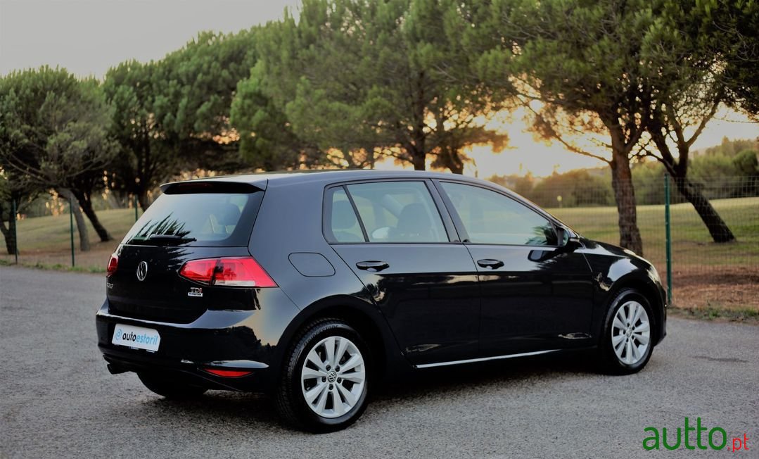 2014' Volkswagen Golf photo #6