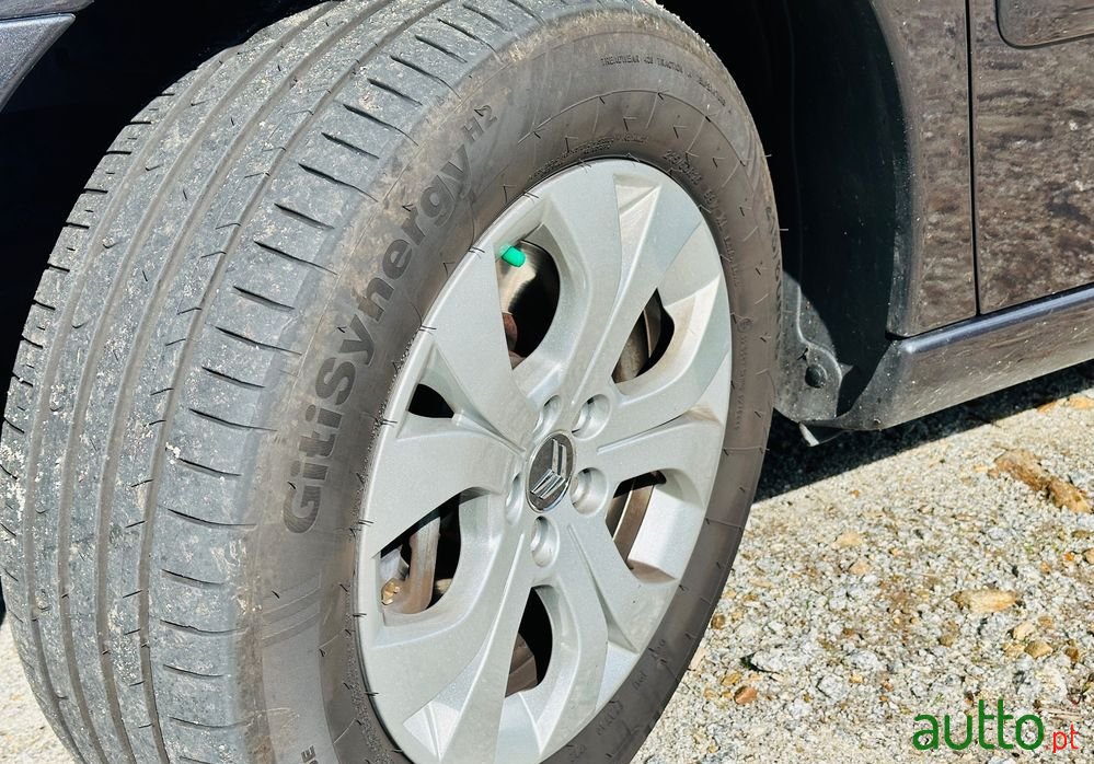 2012' Citroen C8 photo #4