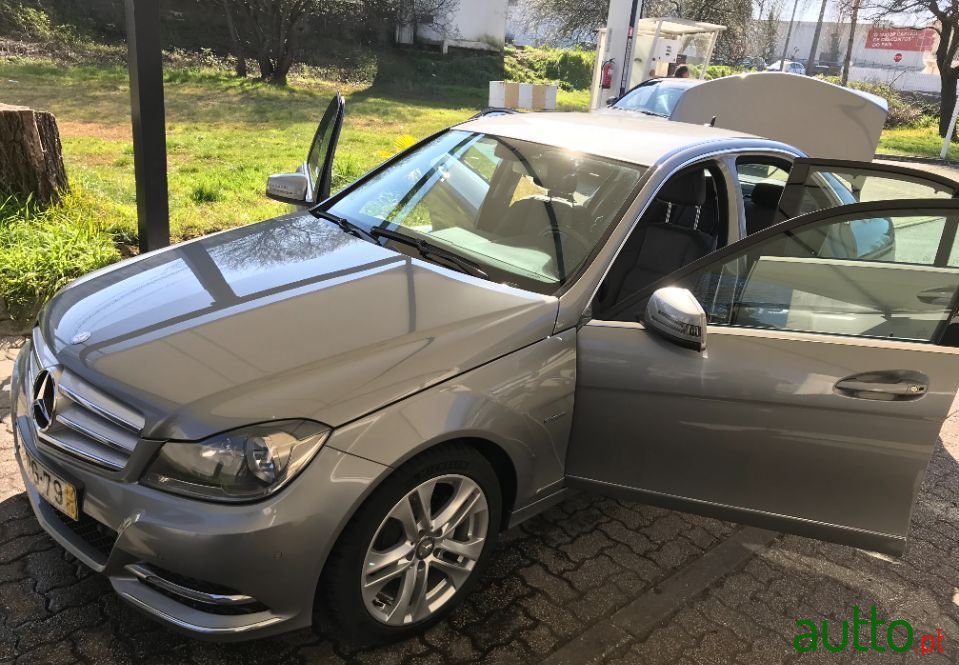 2012' Mercedes-Benz C-200 photo #1