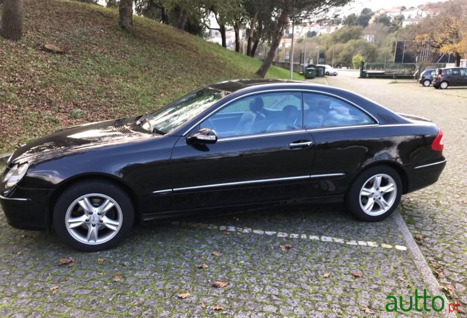 2004' Mercedes-Benz Clk-200 photo #2