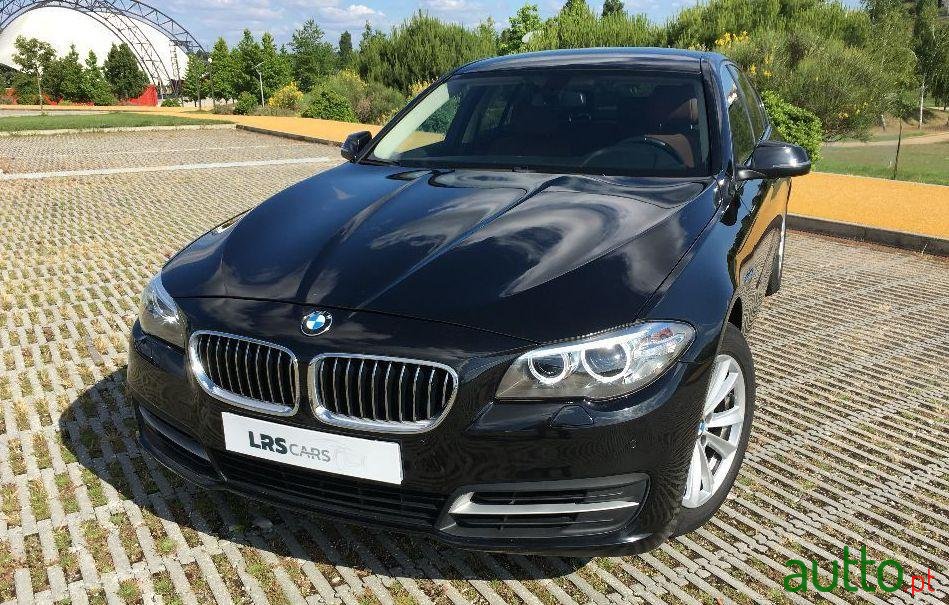 2015' BMW 518 D Line Executive photo #1