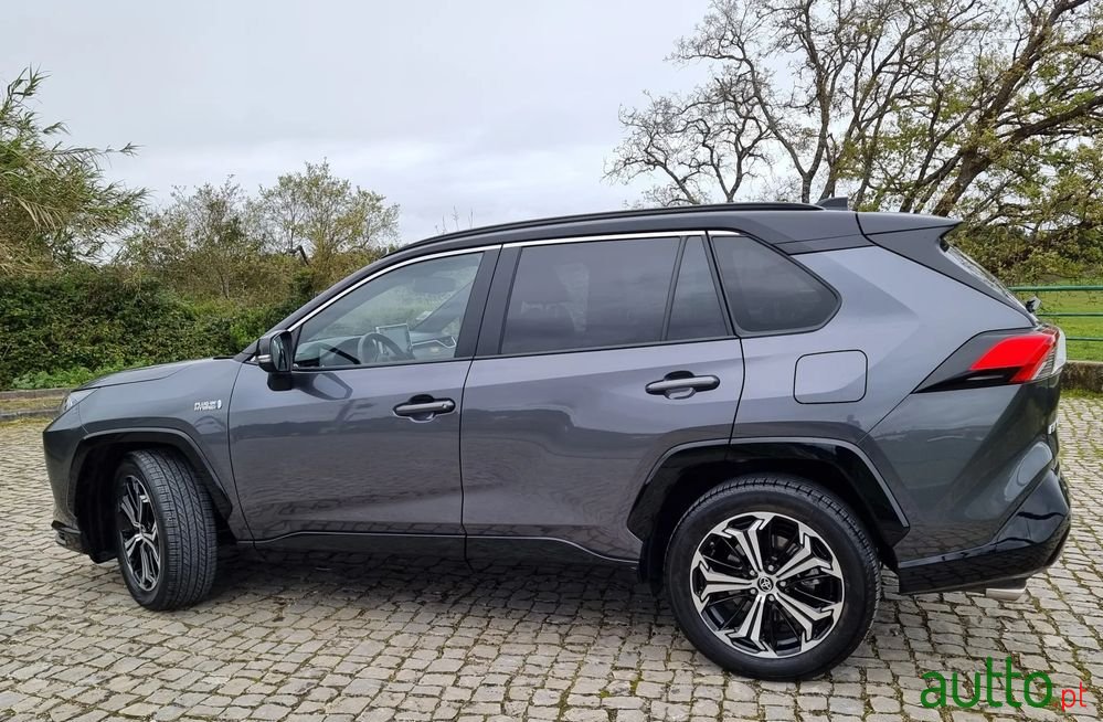 2021' Toyota RAV4 photo #2