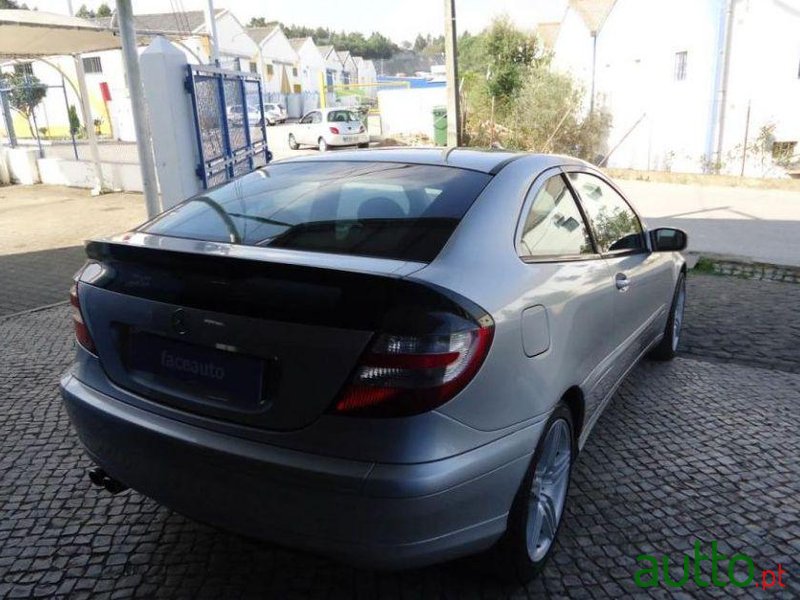 2002' Mercedes-Benz C 220 Sportcoupe photo #1