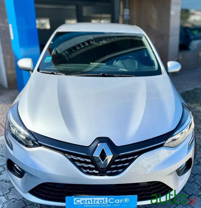 2021' Renault Clio photo #3