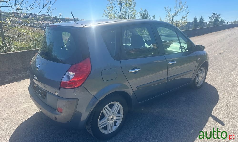 2008' Renault Scenic photo #6