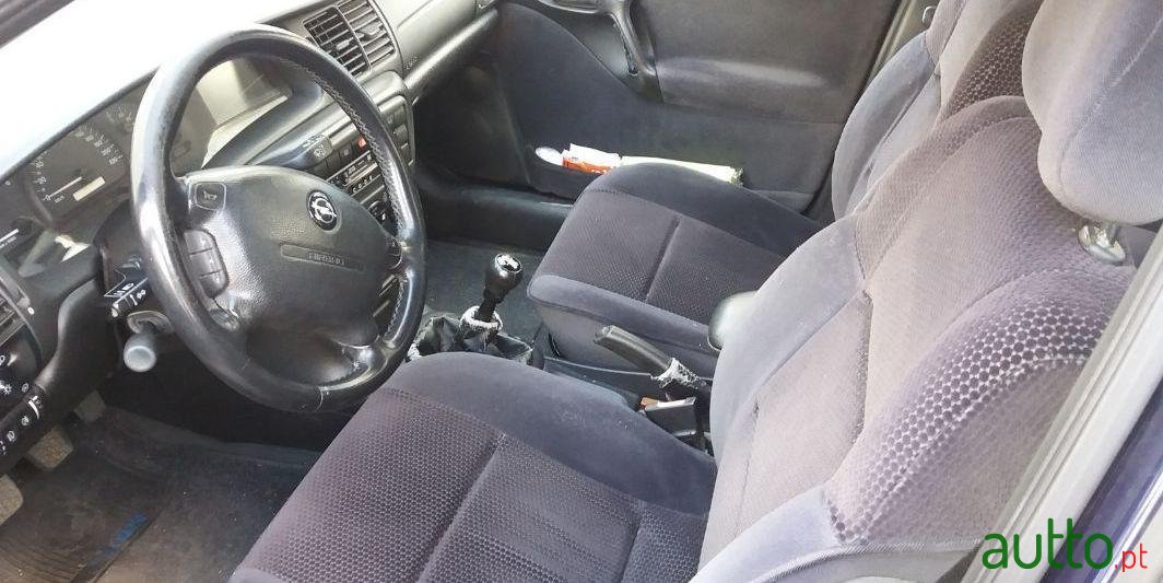 1999' Opel Vectra 2.0 Dti Elegance photo #3