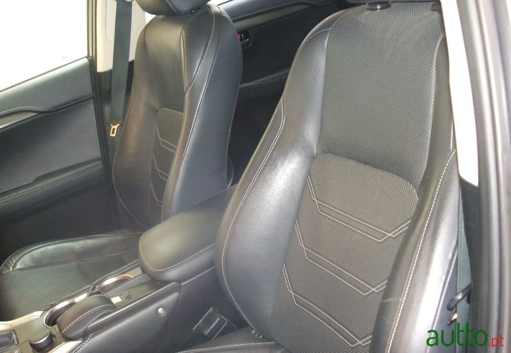 2015' Lexus NX 300h photo #6