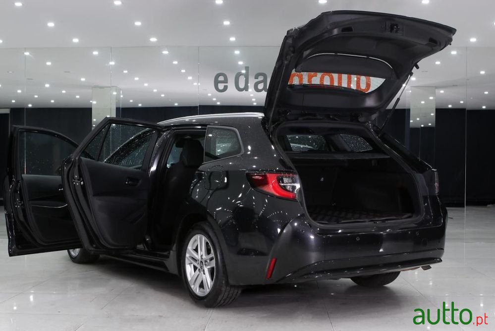 2021' Toyota Corolla Touring Sports photo #5