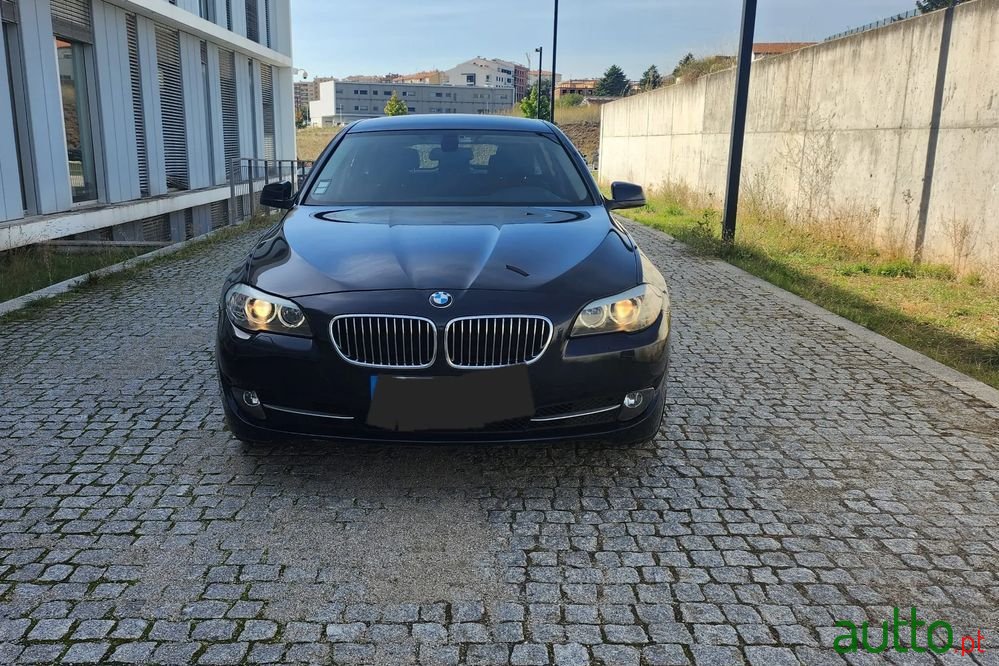 2011' BMW 520 photo #2