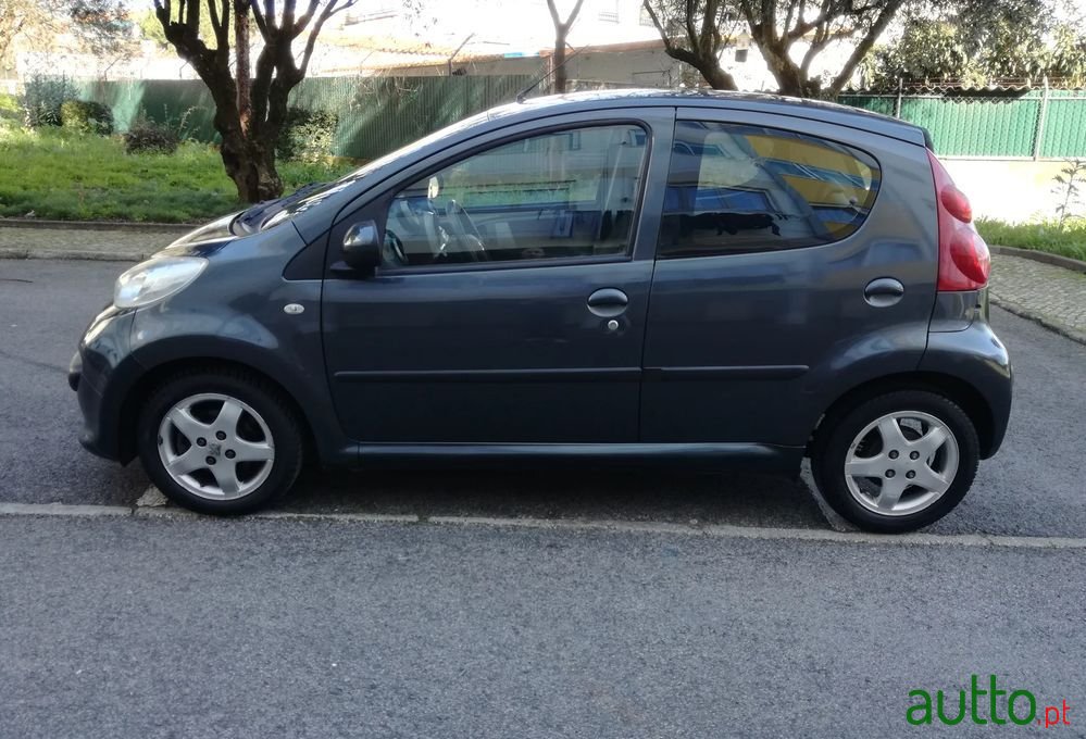 2008' Peugeot 107 1.0 Trendy photo #4