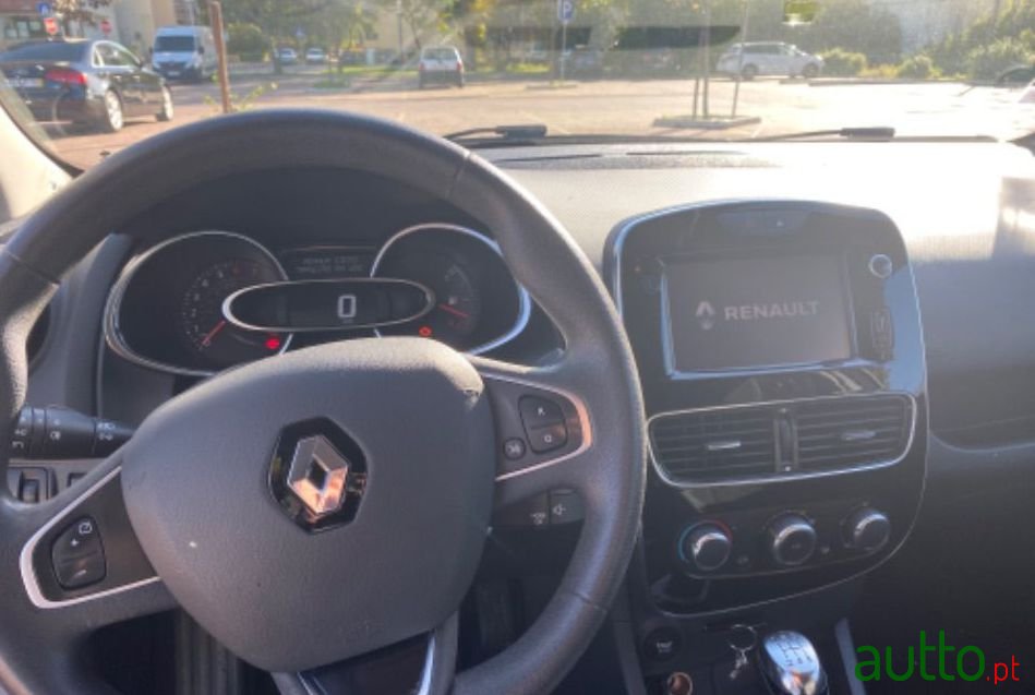 2016' Renault Clio photo #2