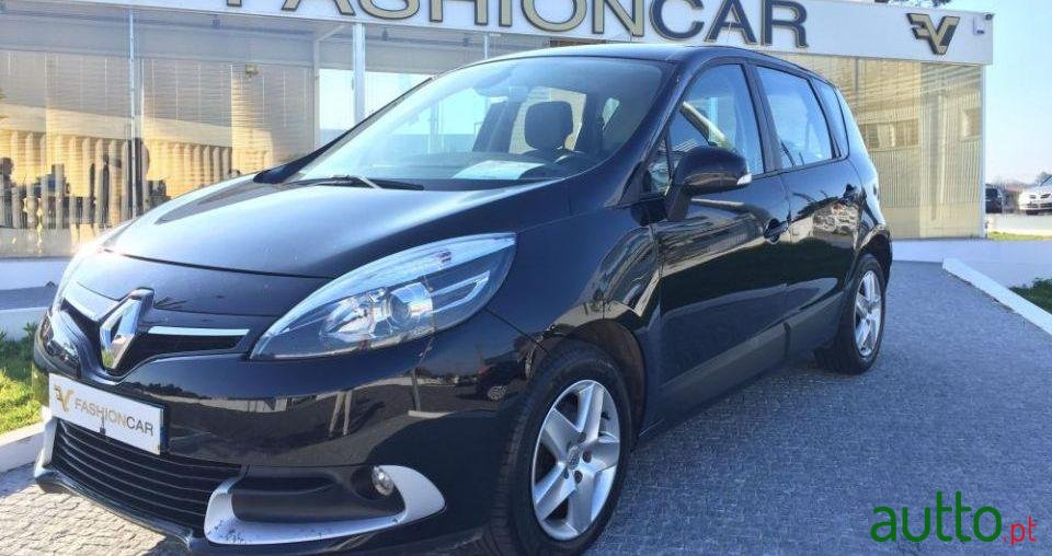 2013' Renault Scenic photo #3