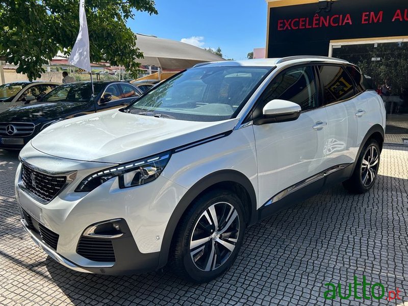 2020' Peugeot 3008 photo #2