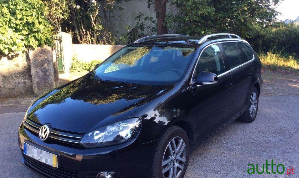 2010' Volkswagen Golf Variant photo #2