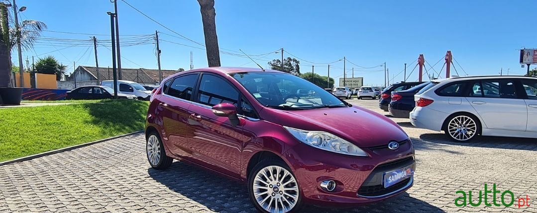 2011' Ford Fiesta photo #2