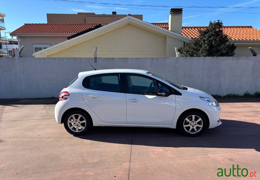 2015' Peugeot 208 Puretech 68 Like photo #1