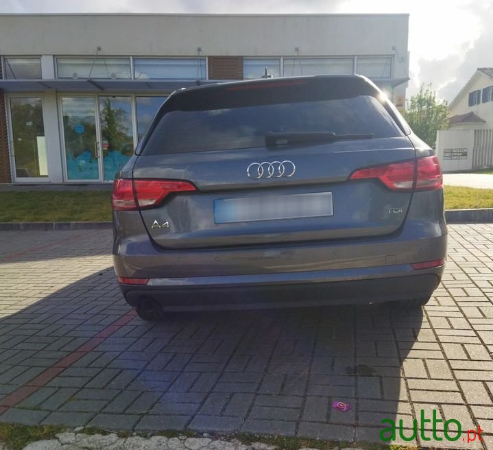 2017' Audi A4 Avant photo #2