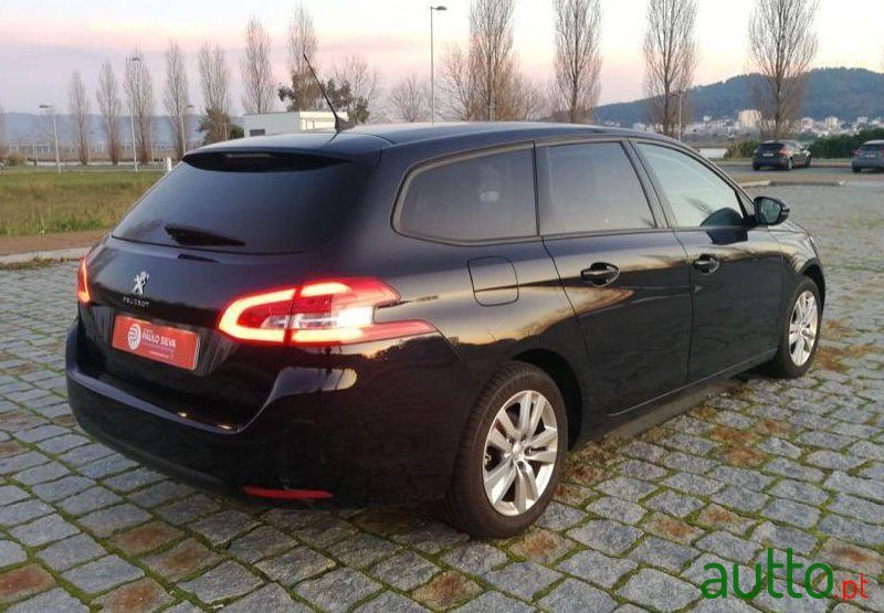 2018' Peugeot 308 Sw photo #1