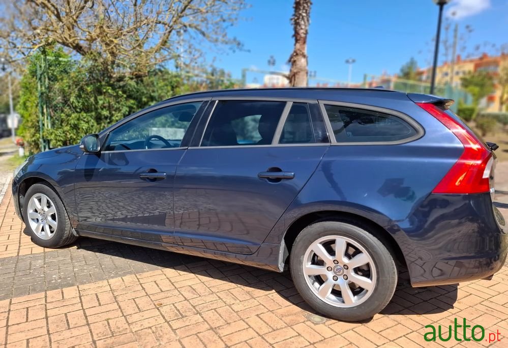 2012' Volvo V60 D2 Edition photo #1