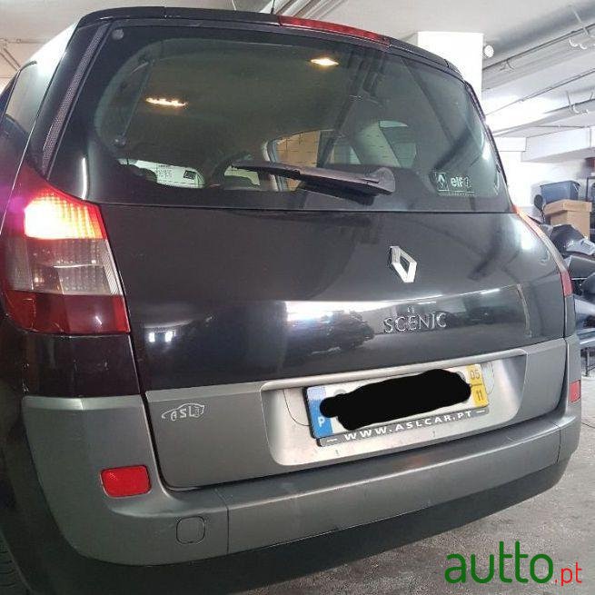 2005' Renault Scenic photo #2