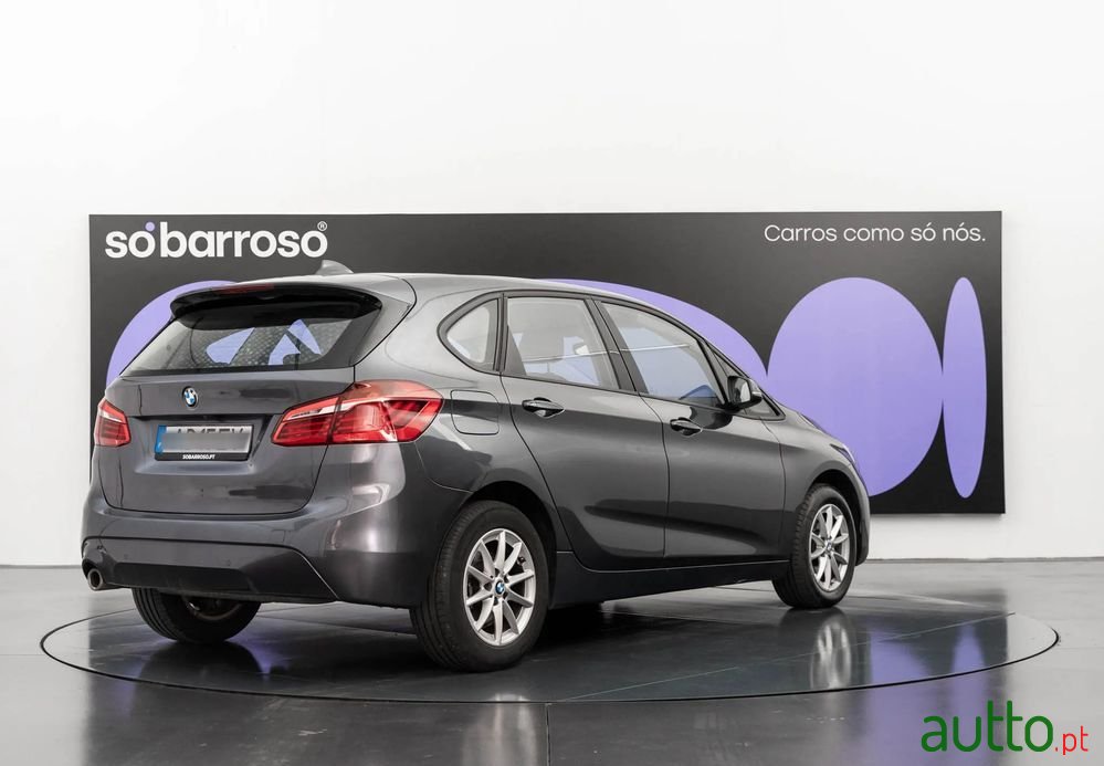 2020' BMW 216 Active Tourer photo #5