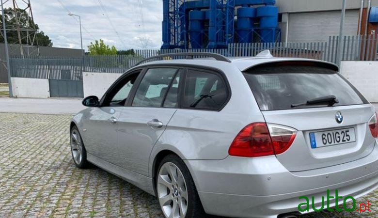 2008' BMW 320 Touring photo #4