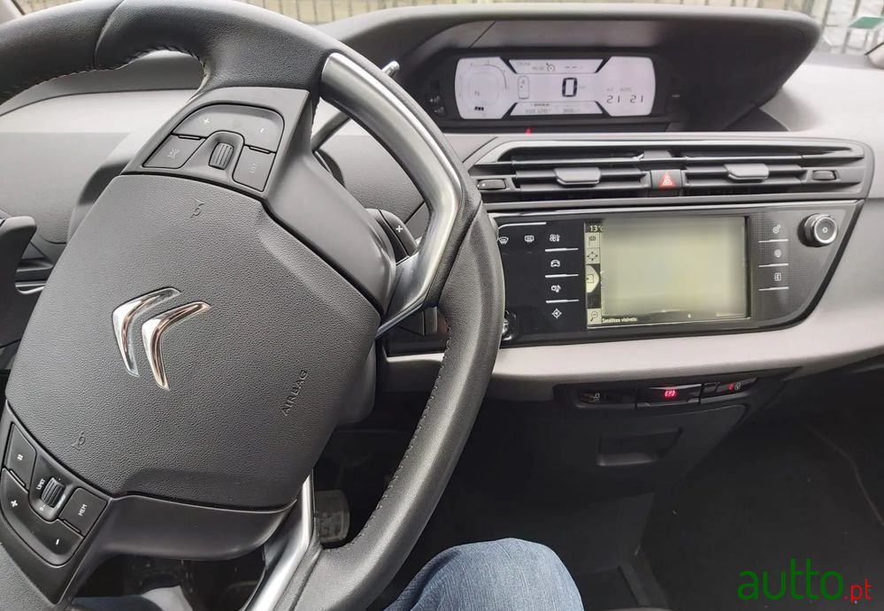 2014' Citroen C4 Picasso photo #4