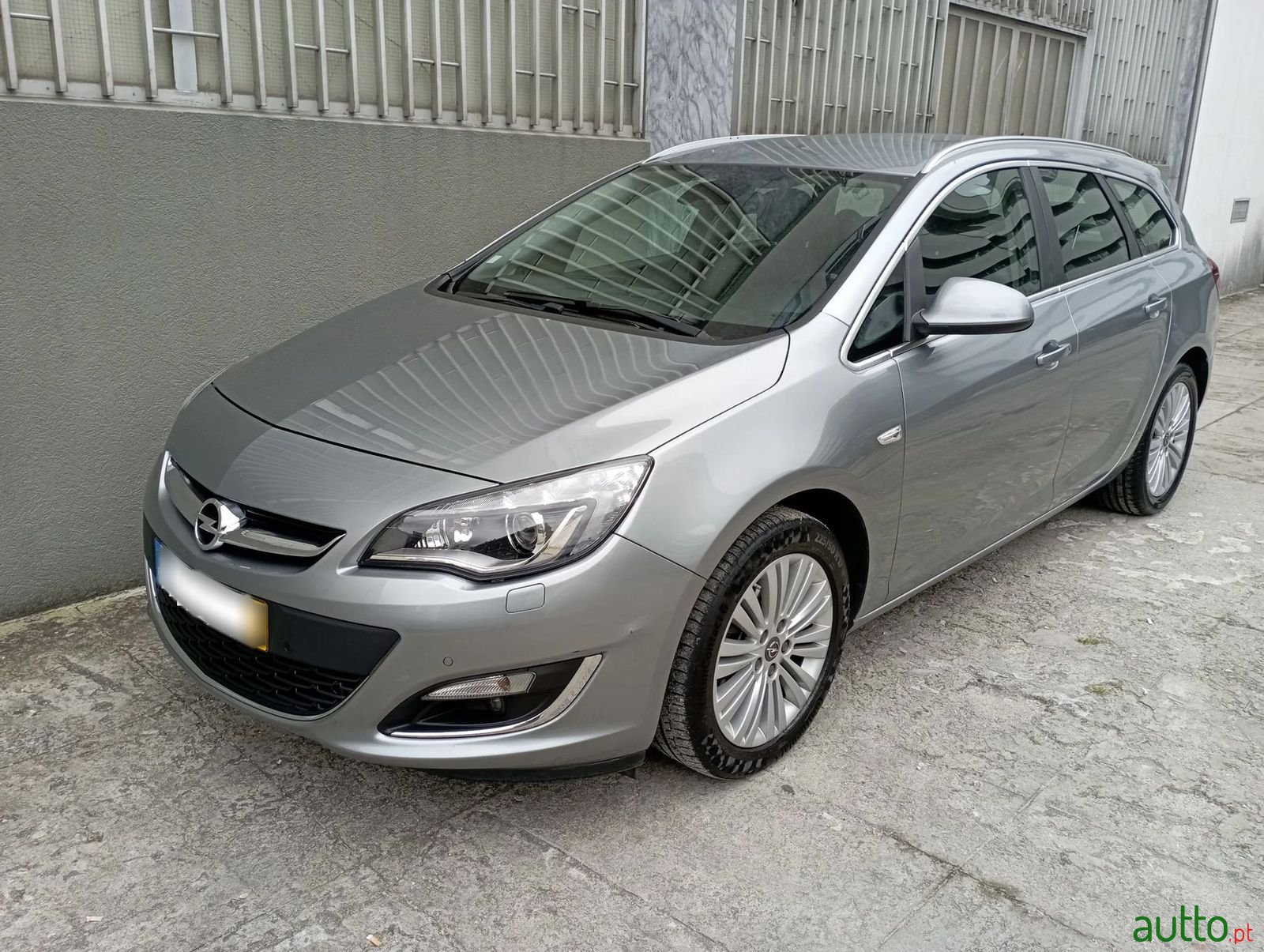 2014' Opel Astra photo #1