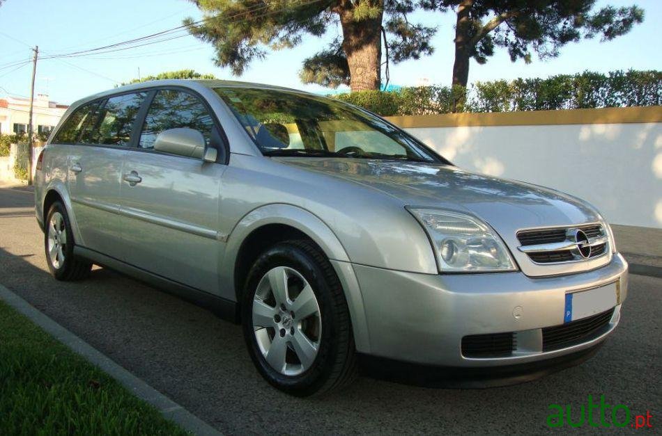2004' Opel Vectra Caravan photo #1