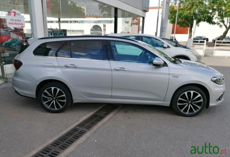 2018' Fiat Tipo Station Wagon photo #2