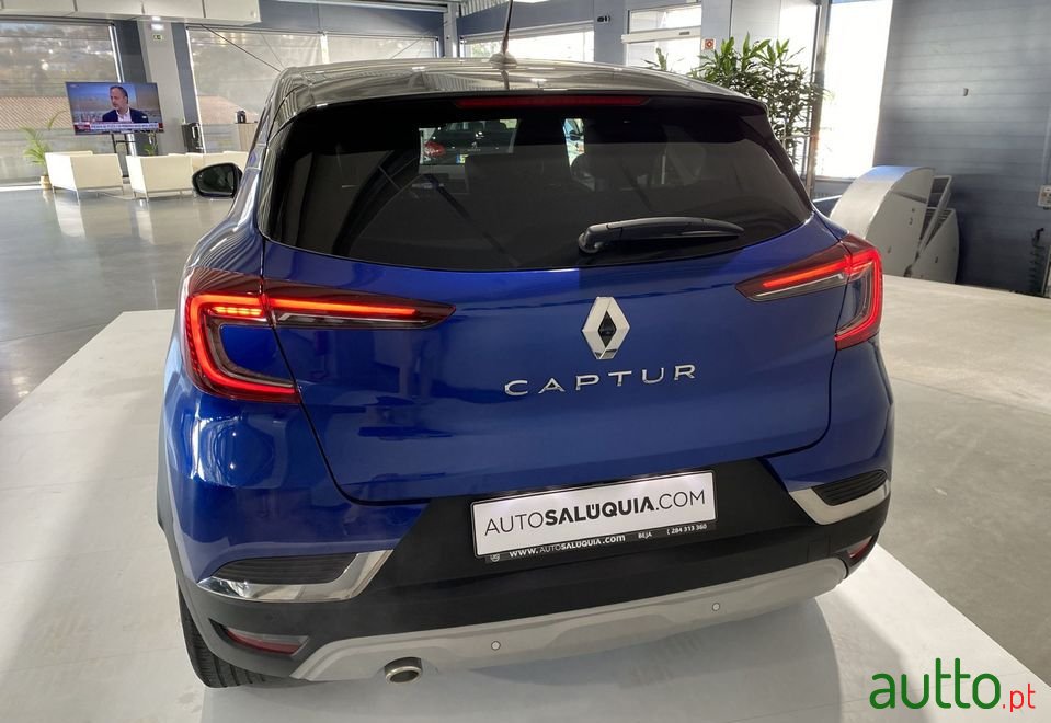 2021' Renault Captur photo #4