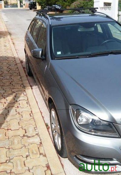 2011' Mercedes-Benz C-220 Avantgarde photo #1